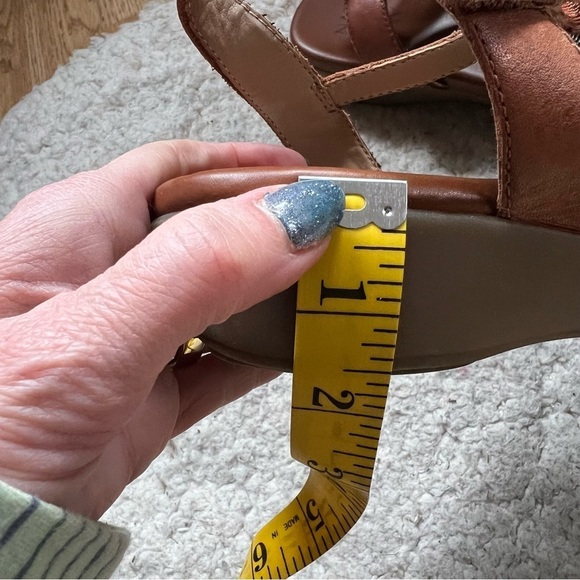 Naturlizer Women's Brown Leather Gladiator Style Velcro Adjustable Ankle Sandals - Picture 9 of 12